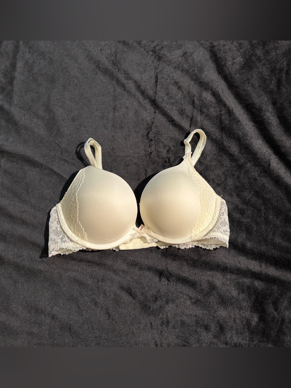 Victoria's Secret Ivory Lace-Trim T-Shirt Bra